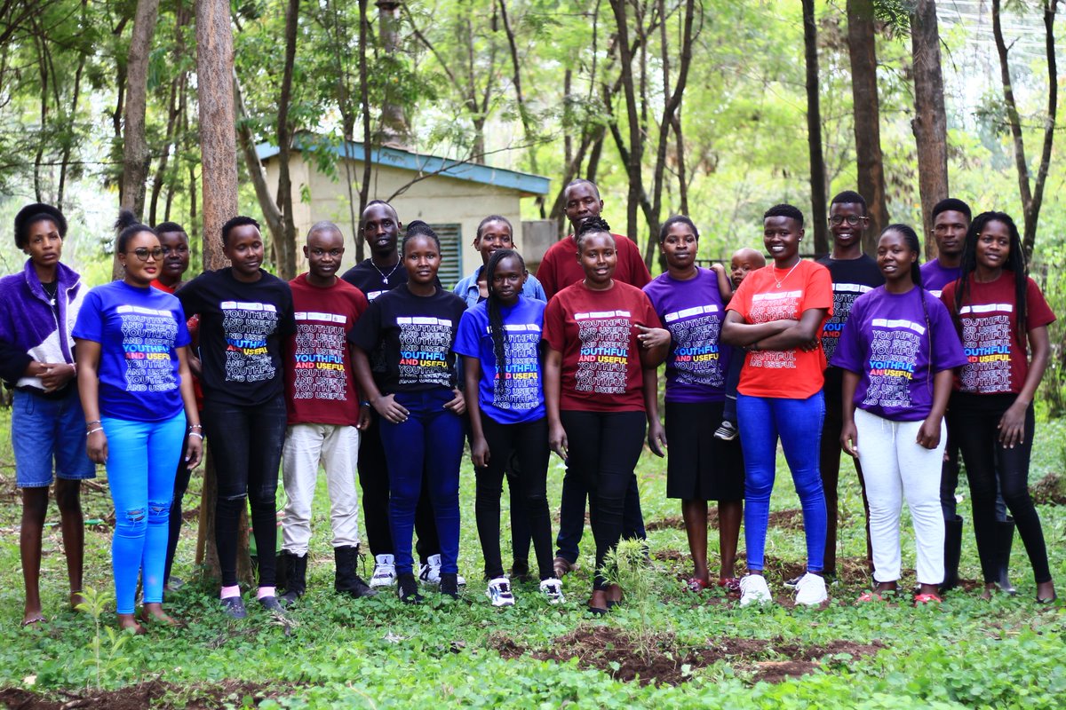 MwitaSophia3's tweet photo. #YouthfulAndUseful is being able to serve one's community irregardless. Today saw @TunawezaEmpower with support from @elfafrica  @DowNewsroom and @LEAPAfrica conduct a clean up exercise at Kehancha level IV hospital as well as plant trees
#Tunaweza
#YDOS2022
@YACHMigori https://t.co/carsksVLeK