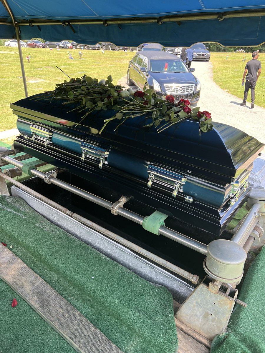 Icewater_slim's tweet photo. Love ya boiโผ๏ธ We gone miss th out ya Low ๐๐๐ฅน #LongLiveLo https://t.co/78NQseJJMi
