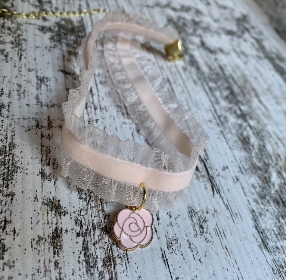 There’s a lot of yellow tag clearance in my shop! Check it out. Plus new markdowns! 💛🛍

5-25% off - no code needed

depop.com/novemberblossom