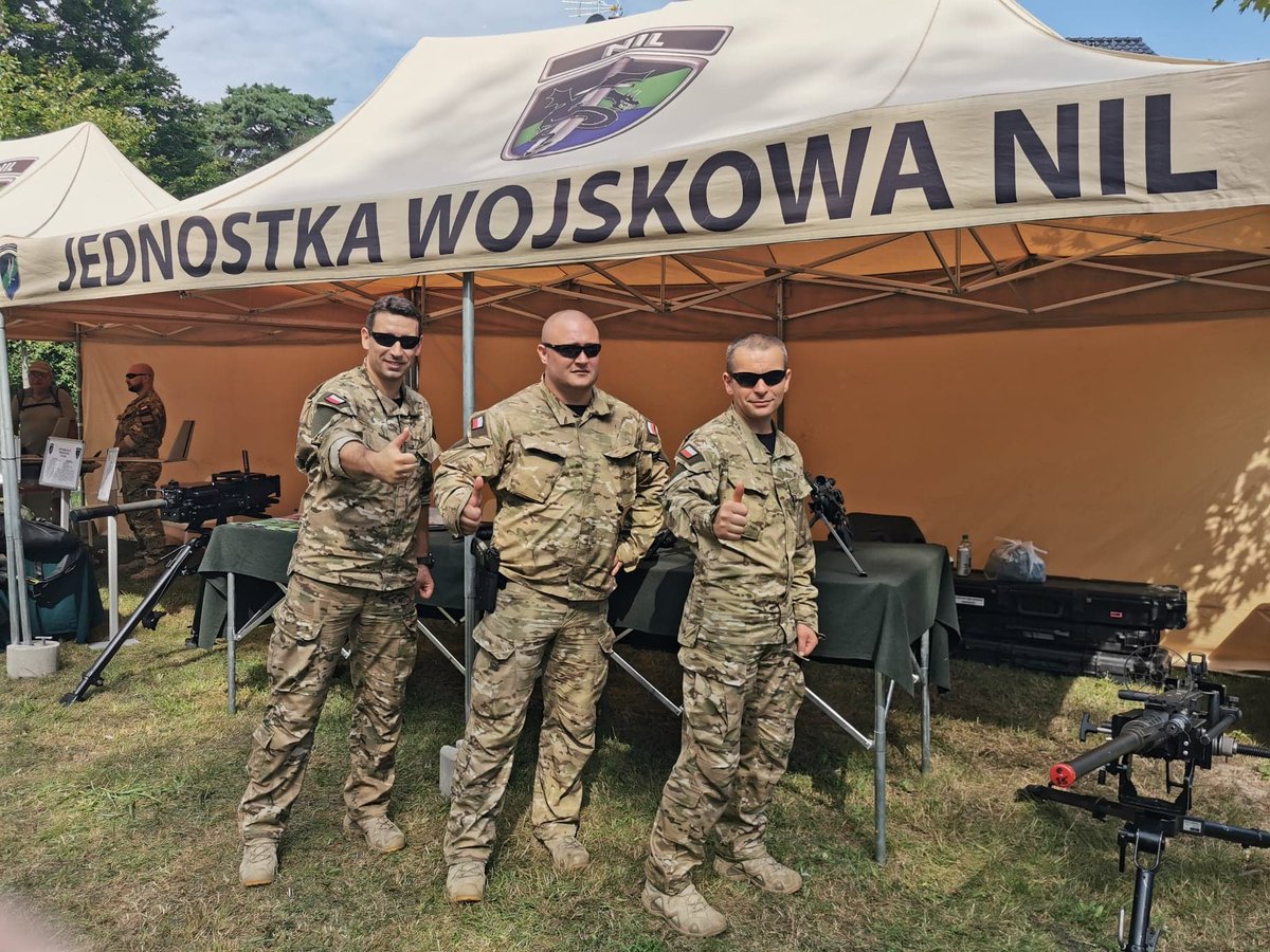 ZaPLMundurem's tweet photo. Festyn Komandosa Dziwnów i stoiska Jednostek Specjalnych🇵🇱💪❤️
#JWFORMOZA #JWAGAT #JWNIL #JWK https://t.co/CvI91nN5CL