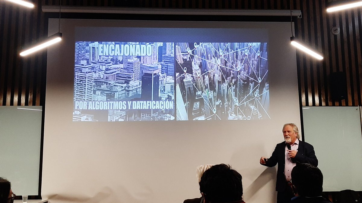 oped_uc's tweet photo. Gran jornada de trabajo de @oped_uc junto a Michael #Hoechsmann en @fcomuc #alfabetización #mediatica #AMI #educacion #digital #redessociales #desinformacion #tecnologia https://t.co/QvZhd7uWeg