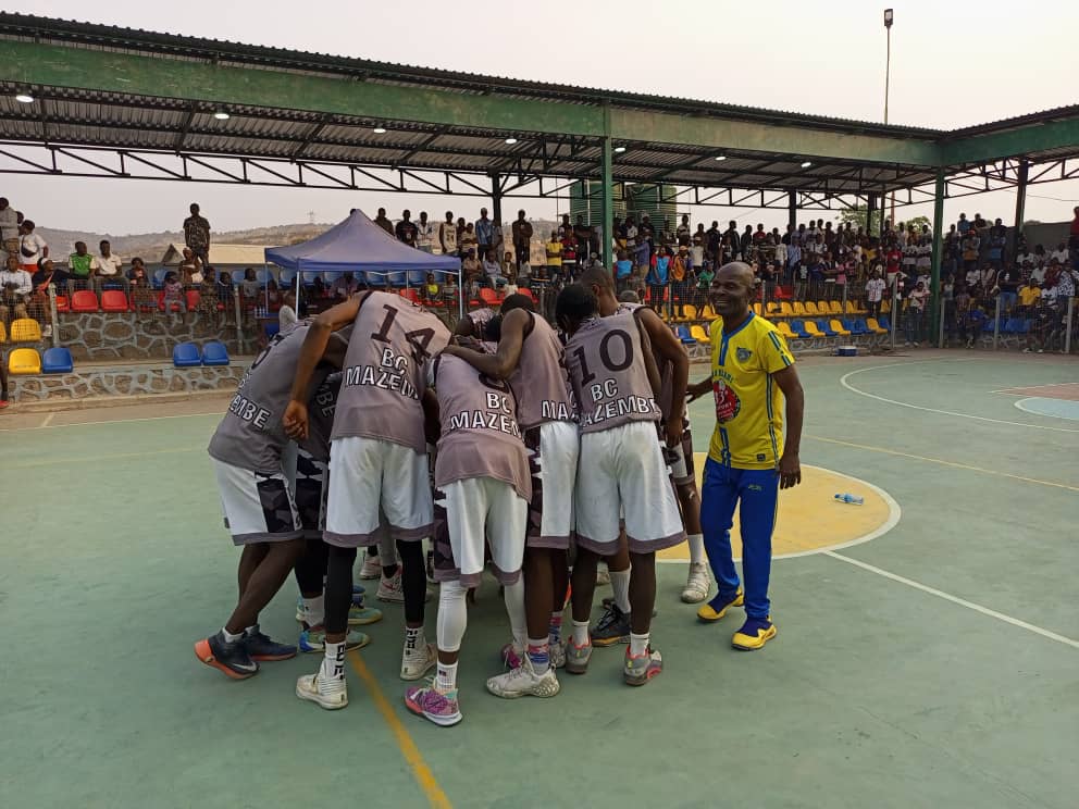 Détrompez vous c'est pas Lupopo qui gagne mais Minga qui célèbre le sacre de Mazembe, champion du haut Katanga ! 
<a href="/CdSkyfm/">SKYfm.cd</a> 
<a href="/TopCongo/">TOP CONGO FM</a>