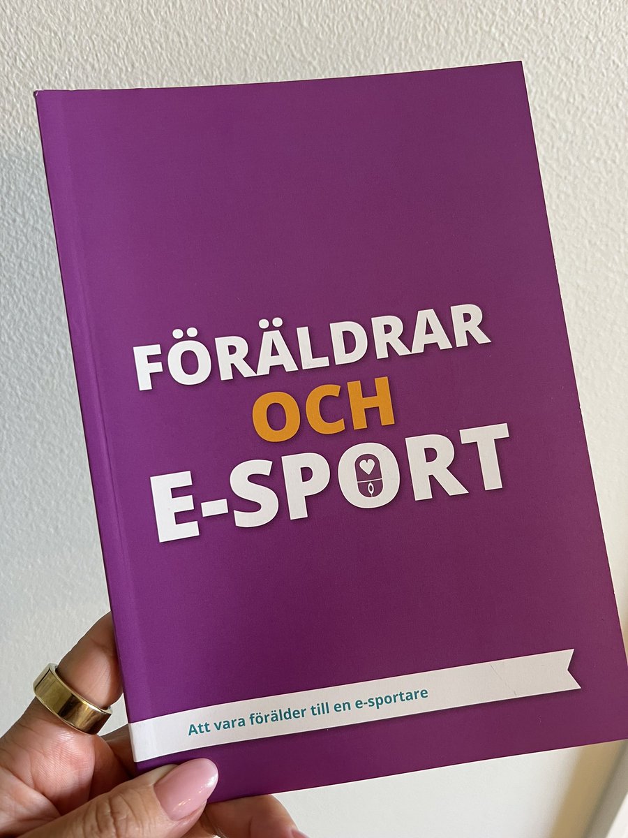 Förälder med barn och ungdomar som spelar o esportar?! Se hit! Här finns det massa bra info och tips! Du hittar digital version på sverok.se/wp-content/upl…