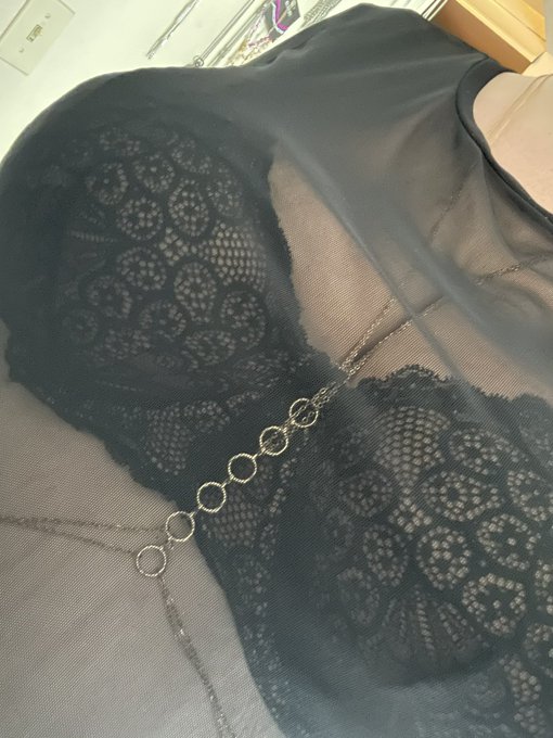 🥳🥳 Happy birthday to me!! #spoilme. cash app: $fatbabejenn  Venmo: ibejennyt  😝 https://t.co/BoCulKT<a href="/tag/spoilme"class="tags">#spoilme</a>