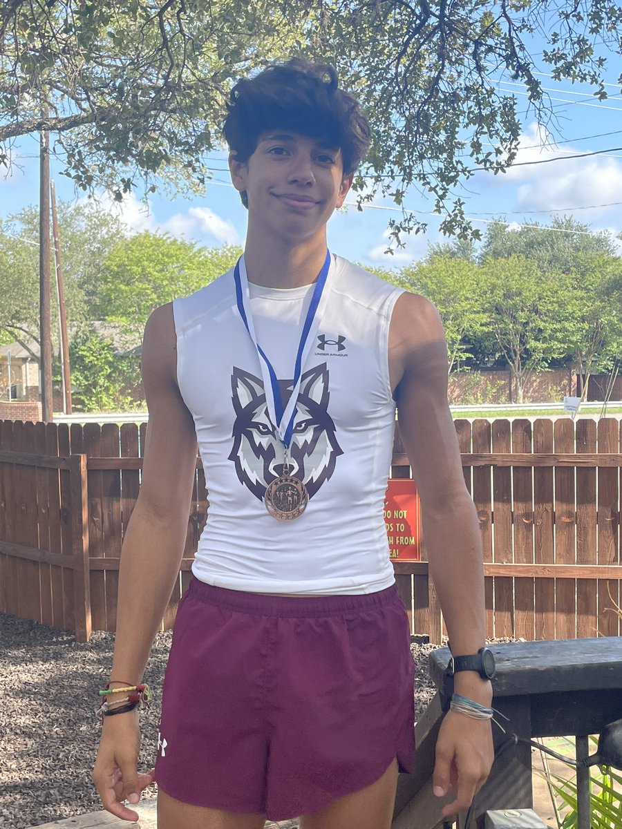 EliGuerra1414's tweet photo. 2nd meet of the season done, 8th place finish @ New Braunfels invitational against strong competition. Time last year 11:15, time this year 10:12. Congrats to my teammates who all improved times this week. #progress #wolvesruninpacks @BuildThePack @DavenportTrack @Davenport_XC https://t.co/cW0BMwuuq4