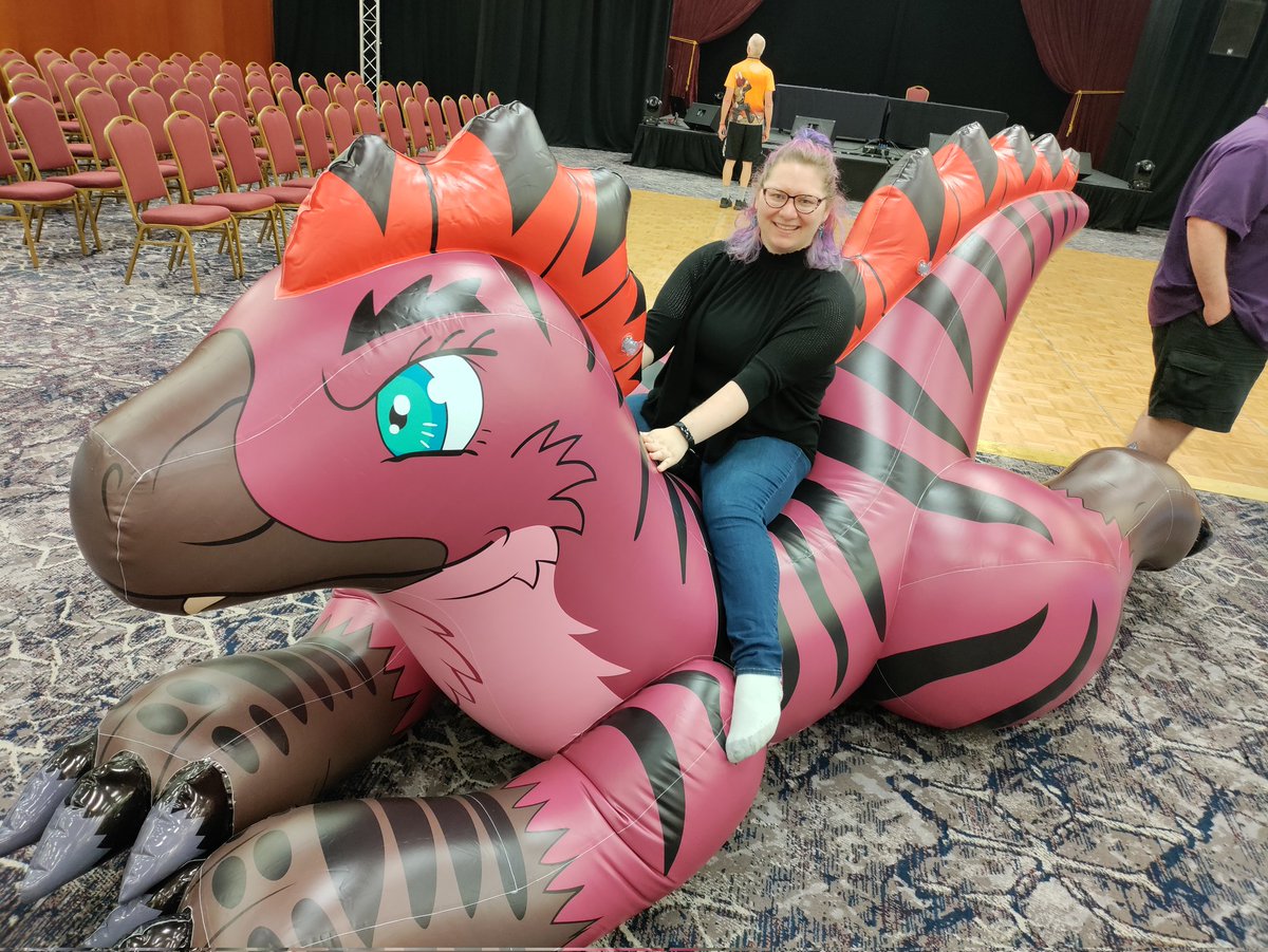 deviantwrd's tweet photo. I had such a fun time at the Inflatable Panel this morning! Thanks @Shiroxian and @KronoGarrett for running it! #indyfurcon2022 #indyfurcon #indyfurcon22 https://t.co/VyHly2UWyS