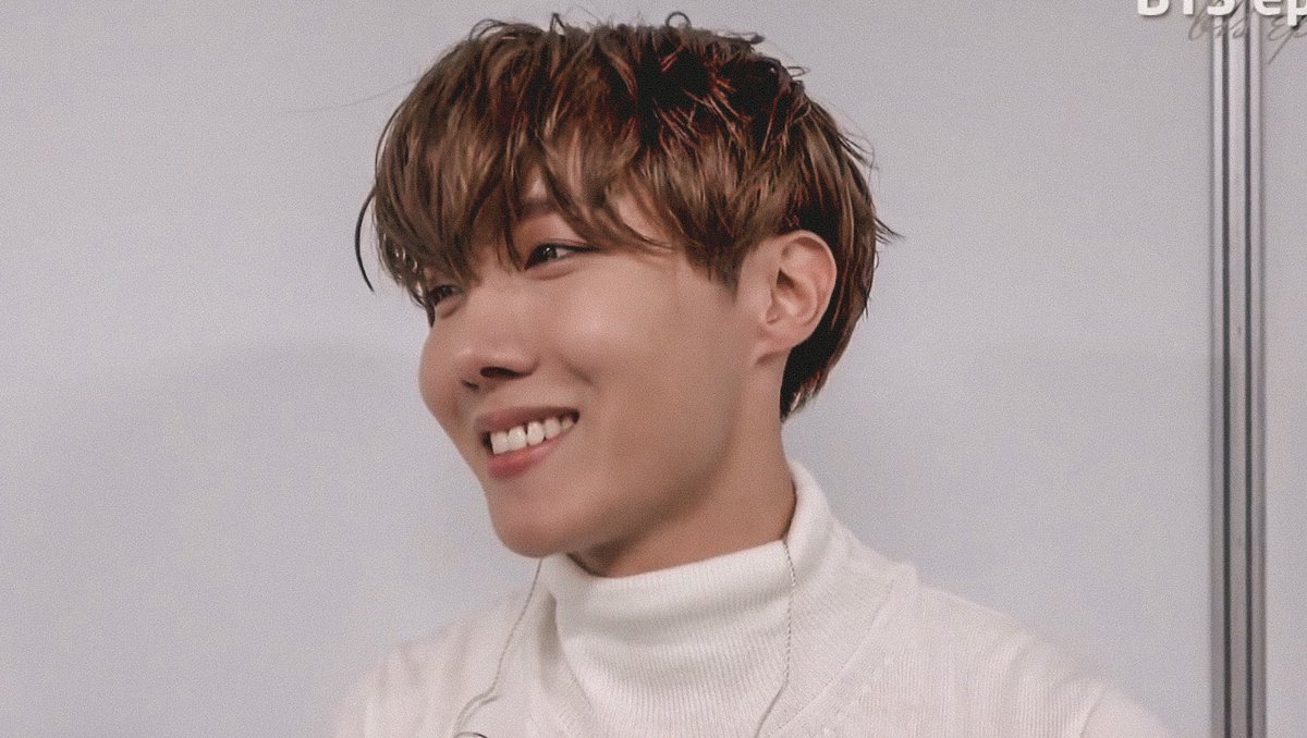 jhopesarchive's tweet photo. hoseok owns the sweetest smile https://t.co/5zAbrI9gdU