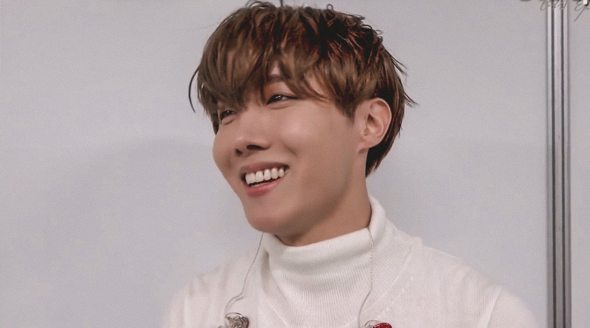 jhopesarchive's tweet photo. hoseok owns the sweetest smile https://t.co/5zAbrI9gdU