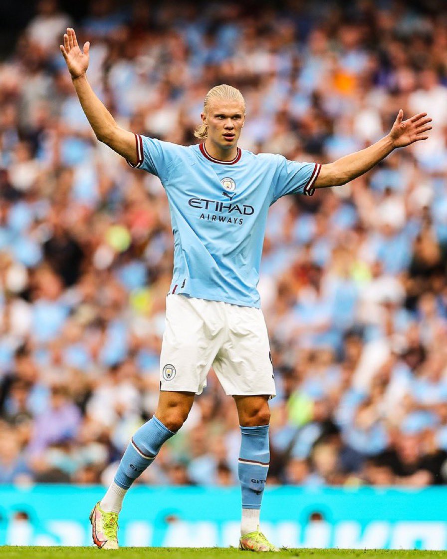 JoePompliano's tweet photo. Erling Haaland now has six goals in his first four Premier League games 🔥 https://t.co/3alXp6Tj0M