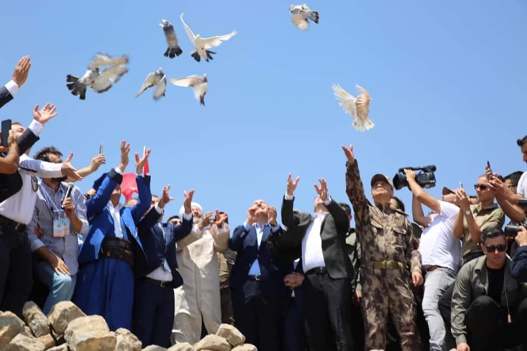 TurkiyeGK's tweet photo. Bugün Doğu ve Güneydoğu'da huzur varsa, bunun yüzde 65 şi 38 yıldır Terörle mücadele eden ve bu uğurda 2000 Şehit 3000 Gazi vermiş ve halen Şehit Gazi adayı olan #GüvenlikKorucuları sayesindedir.

Bu Kahramanları Ödüllendirmek yerine ASGARİ ücrete tabi etmek,
Büyük HAKSIZLIKTIR. https://t.co/fBJXowQsYP