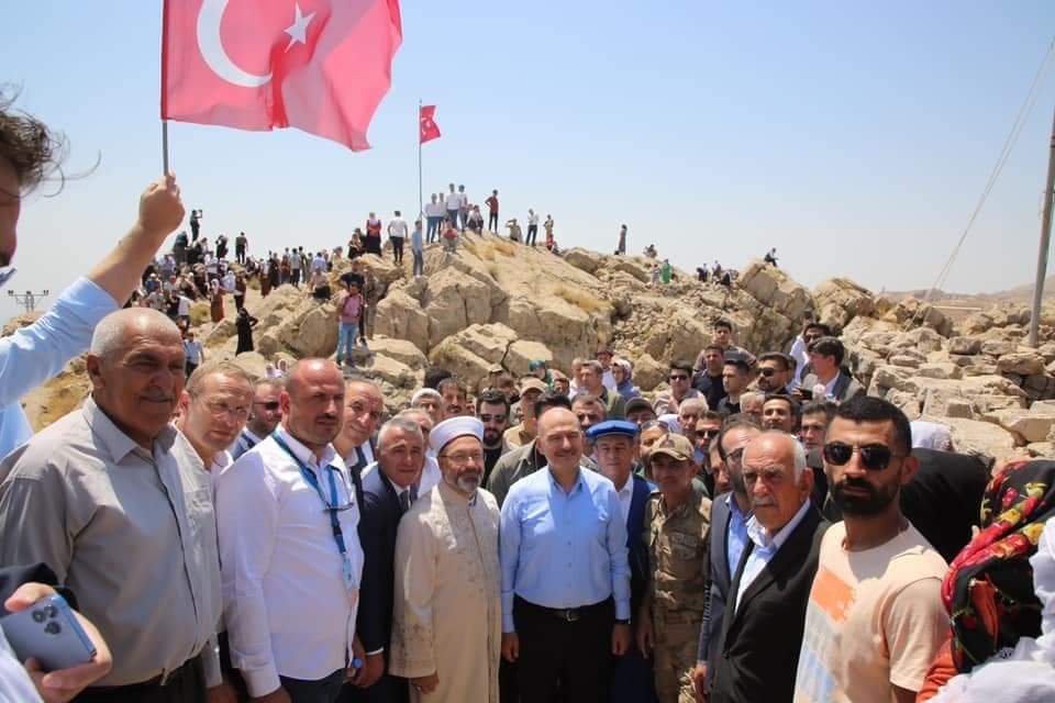 TurkiyeGK's tweet photo. Bugün Doğu ve Güneydoğu'da huzur varsa, bunun yüzde 65 şi 38 yıldır Terörle mücadele eden ve bu uğurda 2000 Şehit 3000 Gazi vermiş ve halen Şehit Gazi adayı olan #GüvenlikKorucuları sayesindedir.

Bu Kahramanları Ödüllendirmek yerine ASGARİ ücrete tabi etmek,
Büyük HAKSIZLIKTIR. https://t.co/fBJXowQsYP