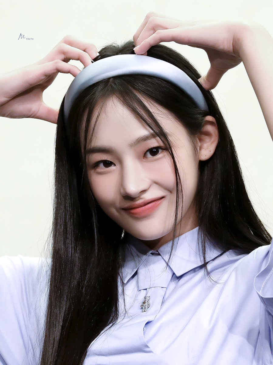 Myouth_NJS's tweet image. [HQ] 220821 M2U 팬싸 민지

민지가 말하는 민지의 매력포인트 3가지
1 뉴진스다!!
2 입술
3 목소리
#Myouth_Minji
#뉴진스 #NewJeans #MINJI