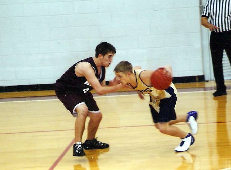 mrstcain's tweet photo. Maybe you could go back to 🏀roundball @Bease11 - ran across cleaning out fam pics🤪 from Bridgeport ms https://t.co/7fwpZ0IvNz