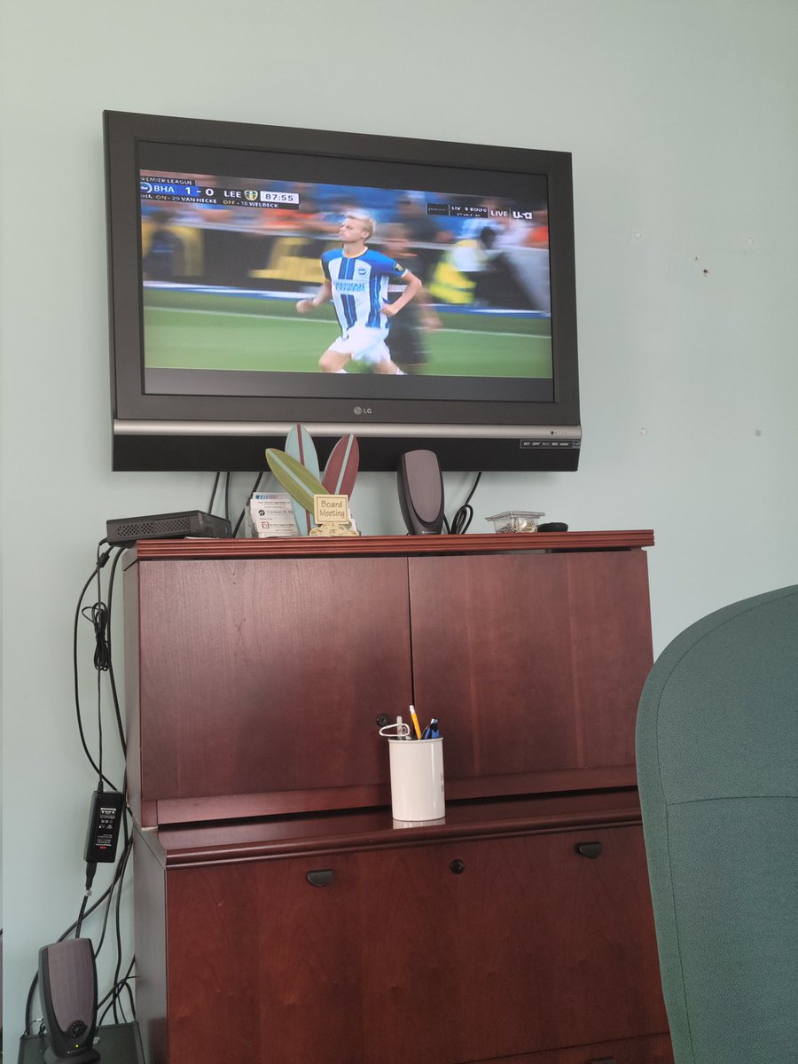 re_isle's tweet photo. Another reason why you want to work here? We watch @premierleague EPL on Saturdays while we work! #EPL #REMAXPreferredSeaIsle #SeaIsleCity #NewJersey #JoinRemax https://t.co/d1wEbt6lCm