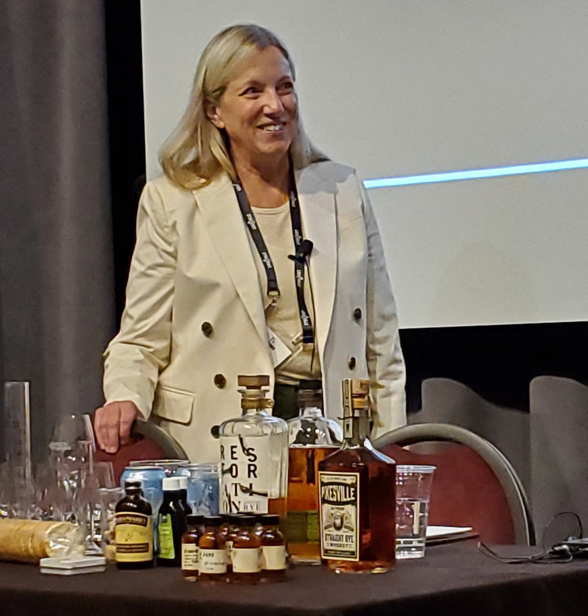 "Don't just taste your own juice. Your going to start to like it." Master Distiller &amp; Blender Lisa Wicker.
<a href="/Widow_Jane/">Widow Jane</a> <a href="/BourbonWomen/">BourbonWomen</a> @alwaysaboutwine #BWSIP22