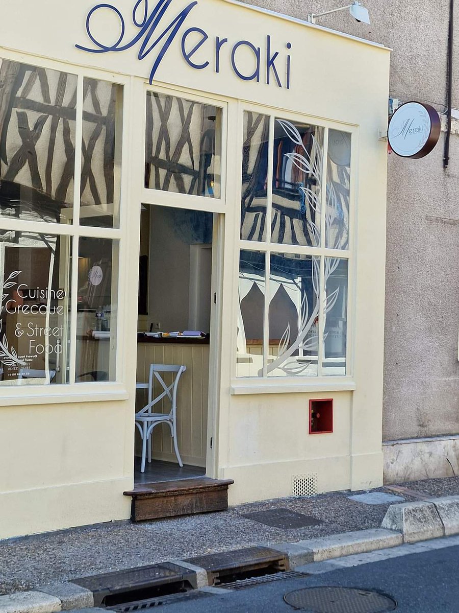 ArisF2000's tweet photo. Bonjour tour le monde!
Voici le "Meraki", le restaurant de mon grand frère, le rêve de sa vie. C'est de la cuisine traditionnelle Grecque et c'est au 53 Rue Édouard Vaillant à Bourges. Il ouvre début septembre!
Tous les RT sont appréciés ❤️ 🇬🇷 https://t.co/pZCyUAP15k