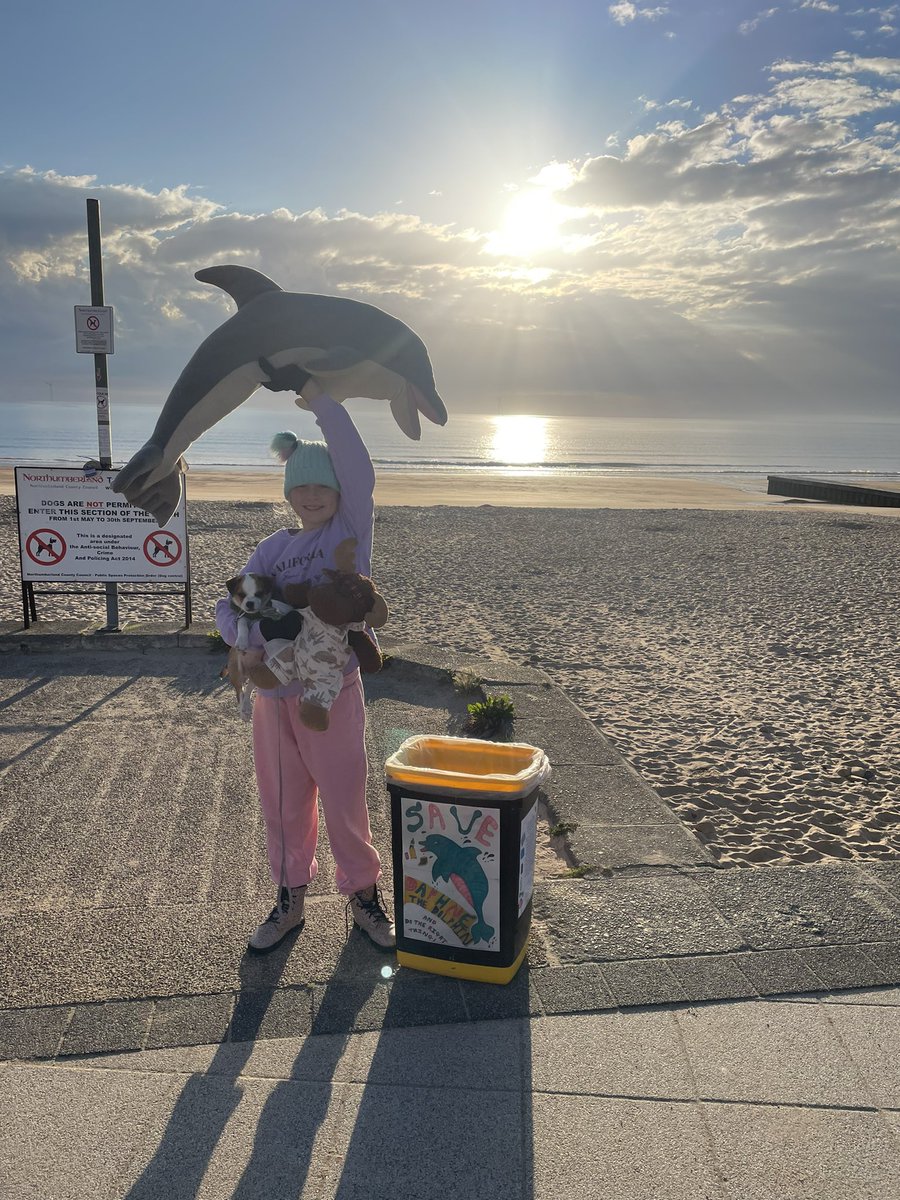 waddells74's tweet photo. Never give up!!!! For what you love 💕 🌊 🐬 #SaveDaphnetheDolphin #BBCMakeADifference #Blyth #Northumberland @KoastRadio @bbcnewcastle @mcsuk @CoastlineFish @KeepBritainTidy @Stevewal63 @des_farrand @CapnSasquatch @loraineswift1 @raynathetrainer @Leonlovescats @KarinKMacDee https://t.co/LCgq1Uc4Qo
