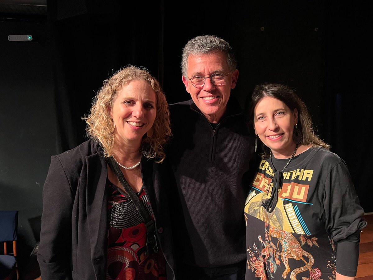 MidrashCultural's tweet photo. Hoje não é dia oficial de #TBT, mas que tal relembrar um pouco do lançamento do novo livro do Rabino Nilton Bonder que aconteceu na semana passada no Teatro Café Pequeno? Essa foi mais uma atração da programação do Midrash Centro Cultural! #Cultura #CulturaRio #Literatura #Livro https://t.co/yIZ0xBFK7Z