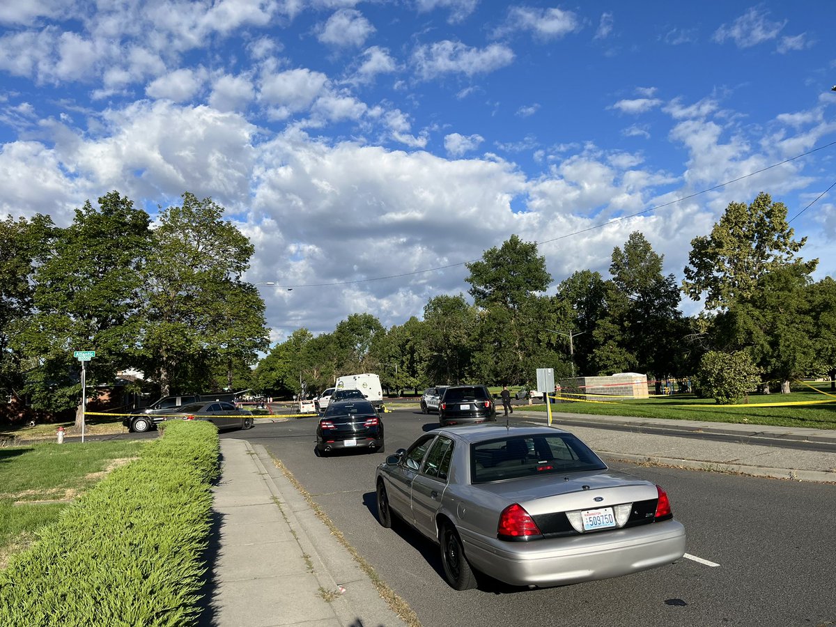 A shooting at the southeast corner of Franklin Park near the playground early this morning left one person dead and three injured.  Police have Queen Ave blocked off west of Northtown.