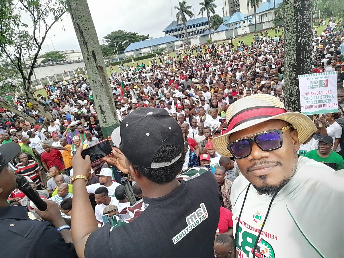 comradephils's tweet photo. We announced a rally, Port Harcourt people heard 'crusade'...
#ObiStructure
#RiversMarch4Obi https://t.co/aRAuJmXPUH