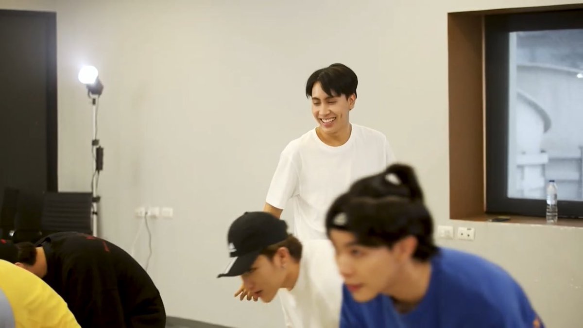 jess_piyada's tweet photo. ขอบคุณทุกคนนะคะ สำหรับที่ผ่านมา คอยช่วยรีให้ตลอด วันนี้เจมส์ได้ถูกคัดเลือกออกแล้ว แต่สำหรับเจมส์ เจมส์เป็นคนที่เก่ง และไม่เคยทิ้งความฝัน เจมส์เป็นคนที่พยายามเก่งมาก ยังไงก็ฝากทุกคนเอ็นดูเจมส์ด้วยนะคะ❤️ @jjamescha #jamesC #SevenStarsTH https://t.co/Ib7SSmtyiA
