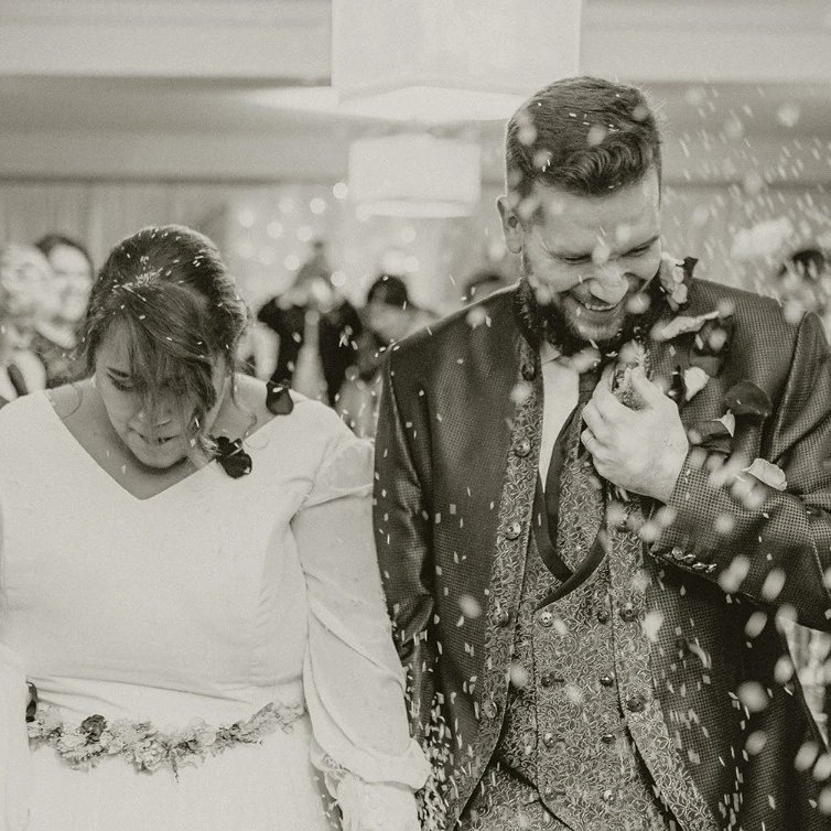 LuisMi_Castello's tweet photo. Hay días que son inolvidables y este fue uno de estos día que decidimos compartir ambos para toda la vida y también muchas experiencias que están por venir #teamo #bodas2022 👰🏻🤵🏻🦕🦖 https://t.co/oPI2y7dzf2