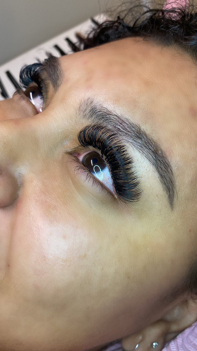 Adriiban's tweet photo. Hey Twitter 🫶🏼 I am a lash artist from Woodbridge, Va trying to grow my business and clientele ! Pls follow and support my @lashesbyyadri on ig 🥰🤍 https://t.co/JrVTuygzb7