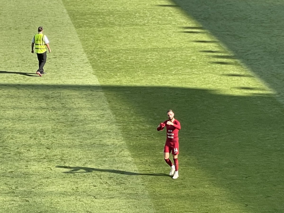 JamesPearceLFC's tweet photo. Jordan Henderson with the message ‘RIP Olivia YNWA’ on his top under his shirt today. #LFC https://t.co/oTD2mem487