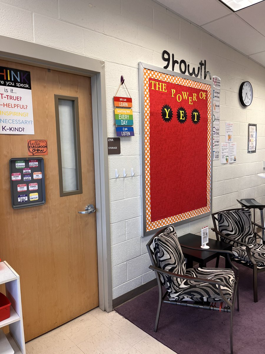 tksmith424's tweet photo. Room 231 is ready for 23 fourth graders to arrive on Monday!! #lbes #fourthgraderocks #fourthgradeteacher https://t.co/TsIE2LKPpG