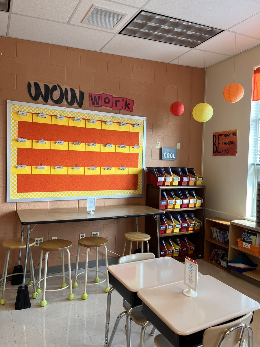 tksmith424's tweet photo. Room 231 is ready for 23 fourth graders to arrive on Monday!! #lbes #fourthgraderocks #fourthgradeteacher https://t.co/TsIE2LKPpG