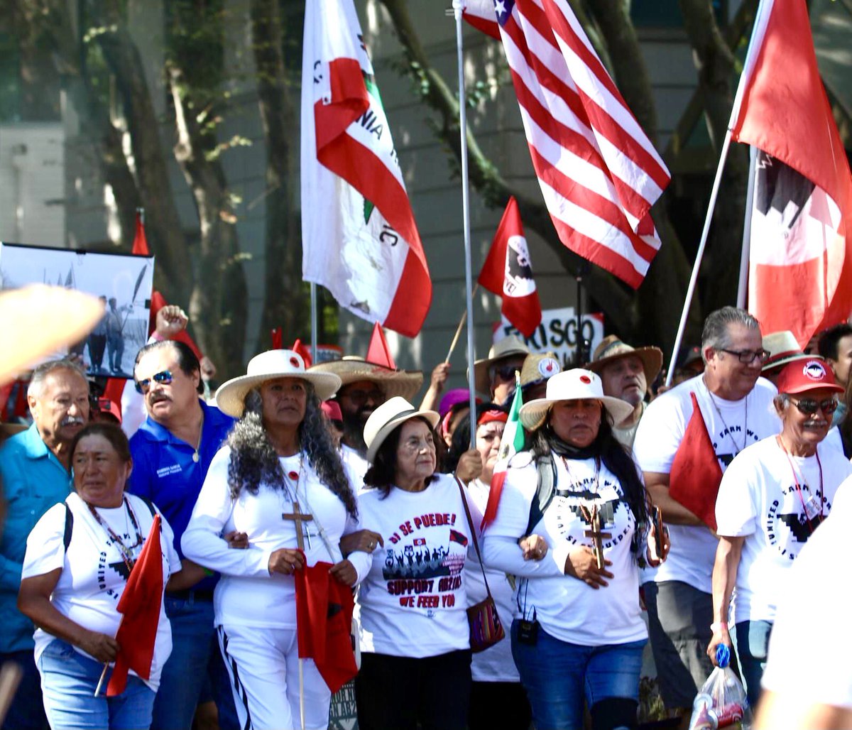 woodstiff's tweet photo. Honored to join in support @UFWupdates Friday for the last mile to the Capital as a proud member of @SEIU1000 & @sagaftra & #CA_Dem LGBTQ Caucus CoChair! #LGBTQ solidarity! Sign the bill #AB2183 All rights are intersectional. Si Se Puede! https://t.co/zk3IWkxFUE