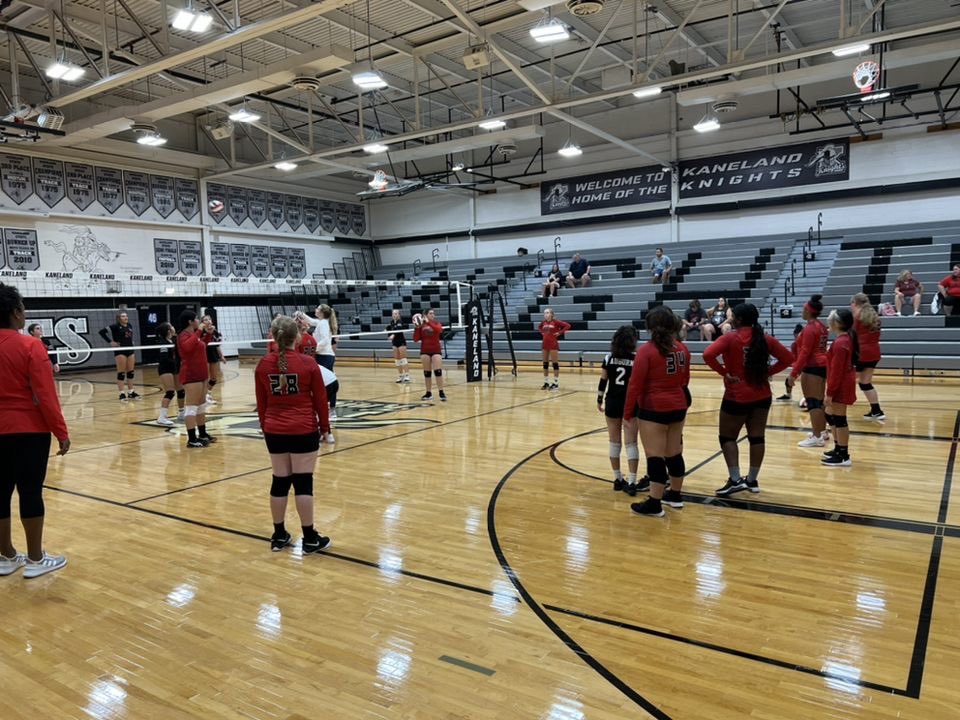 AuburnGVB's tweet photo. Hello Auburn family!!!! The season is officially in full swing. Our freshman are @KHSKnights battling it out in their tournament! Wish them luck!! 🏐🤾🏼‍♀️ https://t.co/DdjpT1YcQ5