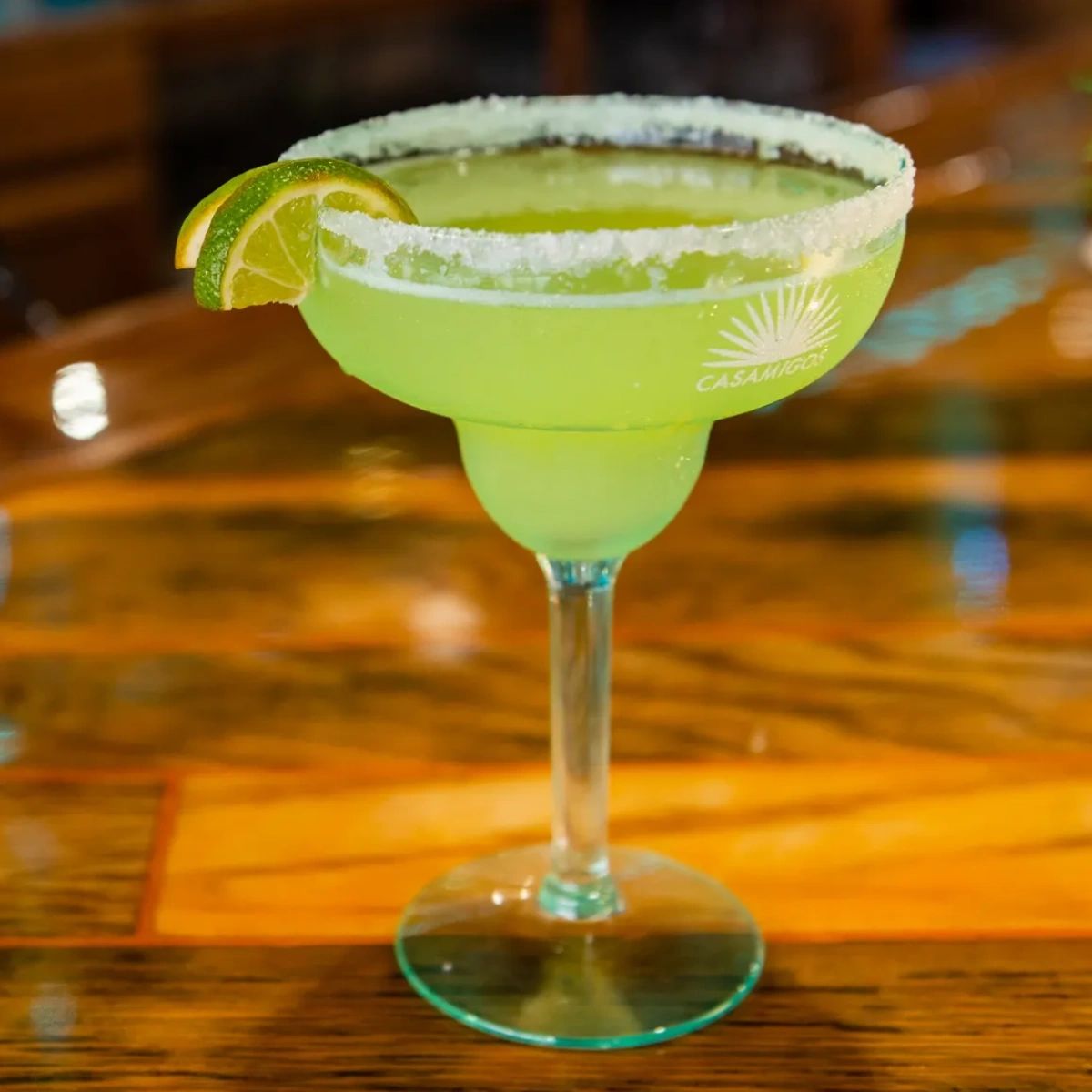 Akingscafe218's tweet photo. Summer weekends were made for grabbing drinks out! Take a seat this Saturday and enjoy one of our refreshing cocktails. 🍹 #brunch #PhillyFoodie #SportsLounge #uptown https://t.co/5aaxQsZR8v