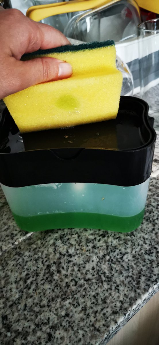 KveikurPris's tweet photo. La mejor compra china para lavar la loza... #DatoSoa 🤣🤣🤣 https://t.co/v198VGg5mx
