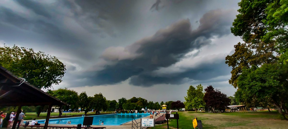 NinaFeenan's tweet photo. summer #storm
#topusko https://t.co/LlTcTbUniD