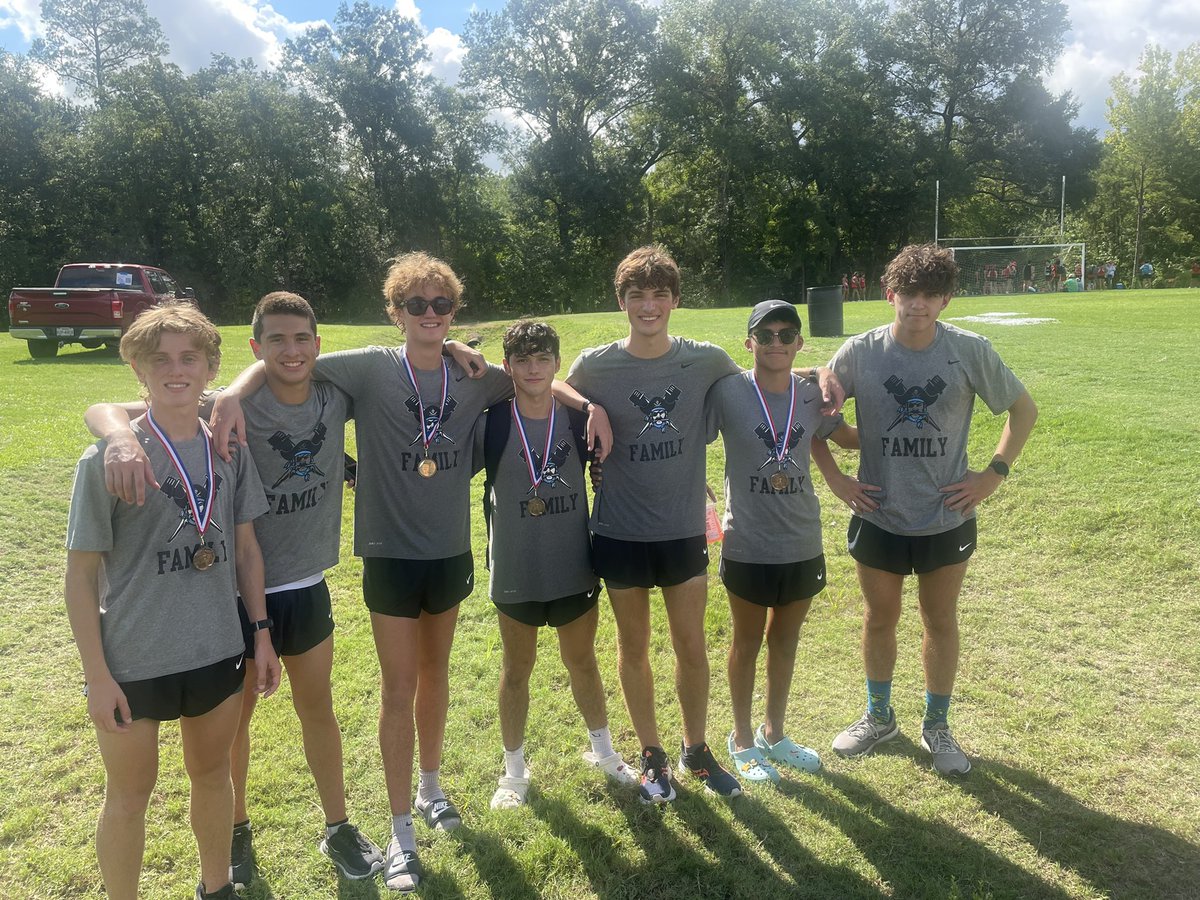 Senior boys win the Senior Boys Division at the Kingwood Grade Level Challenge! <a href="/bportisdsports/">Brazosport ISD Athletics</a>