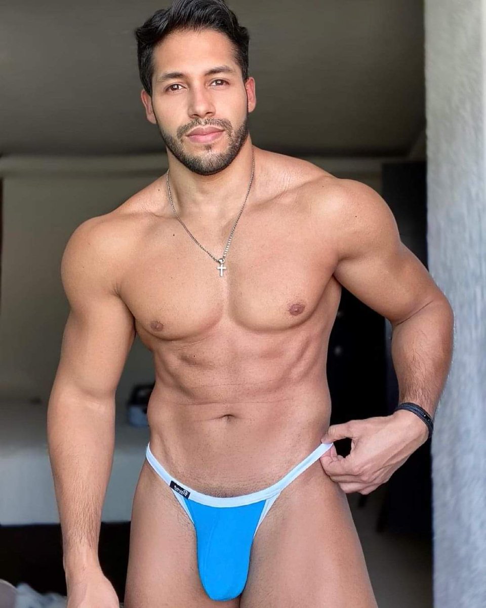JaiLo25's tweet photo. El delicioso paquetaxo... 🩲🤤

Quien les gusta mas A o B? No y duda que eso es tan excitante 🩲✨

#bulgeboy #bulgemen #bigbulge #trusasusadas #underware #pornogay #fumes #crisfumes https://t.co/hZ2Er856gj