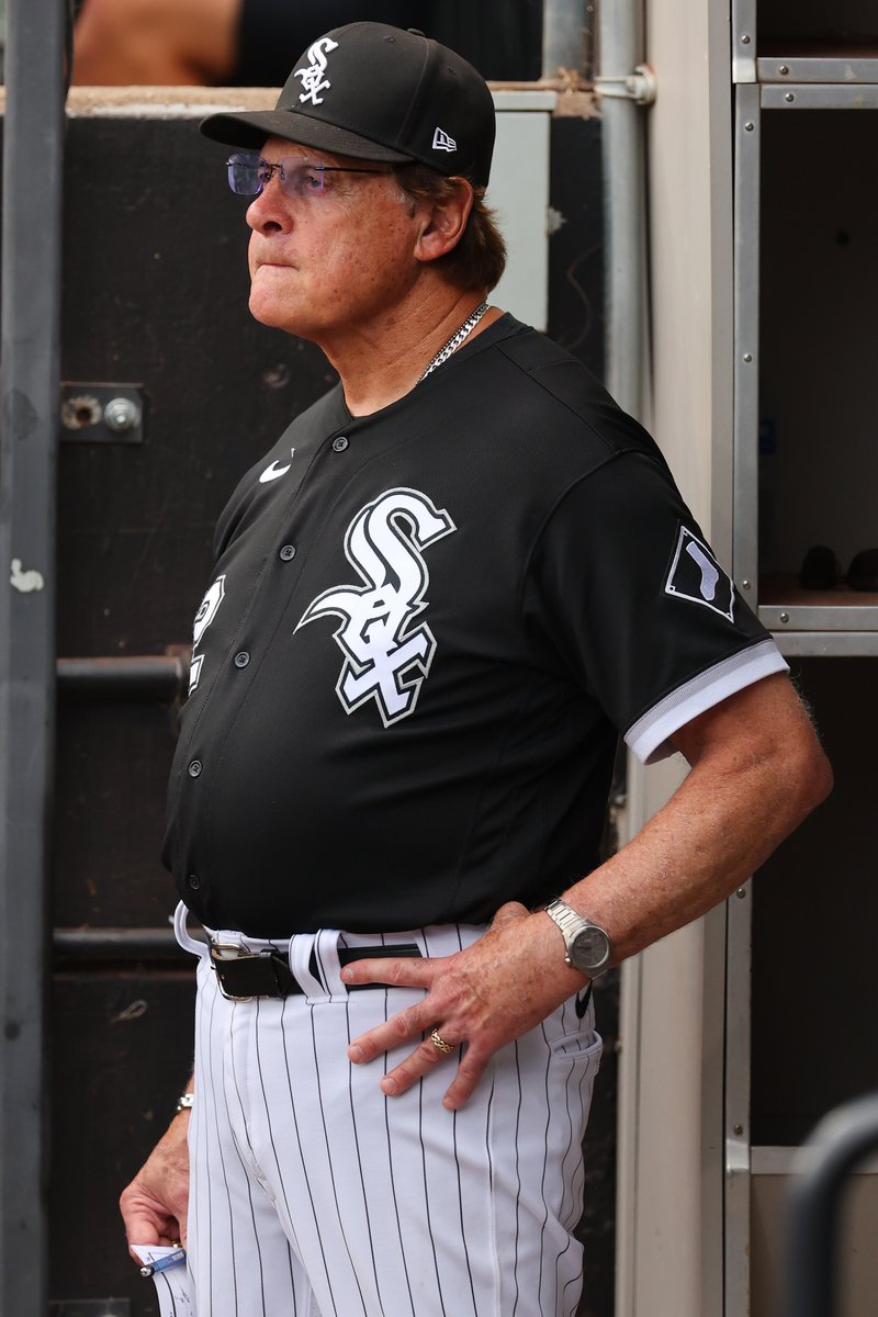 CBSSports's tweet photo. The Chicago White Sox:

In 2022: 63-63 (.500)

First half of 2022: 46-46 (.500)

Second second half of 2022: 17-17 (.500)

Last 18,028 games (since 8/16/1906): 9,014-9,014 (.500) https://t.co/kd4aQneyZf