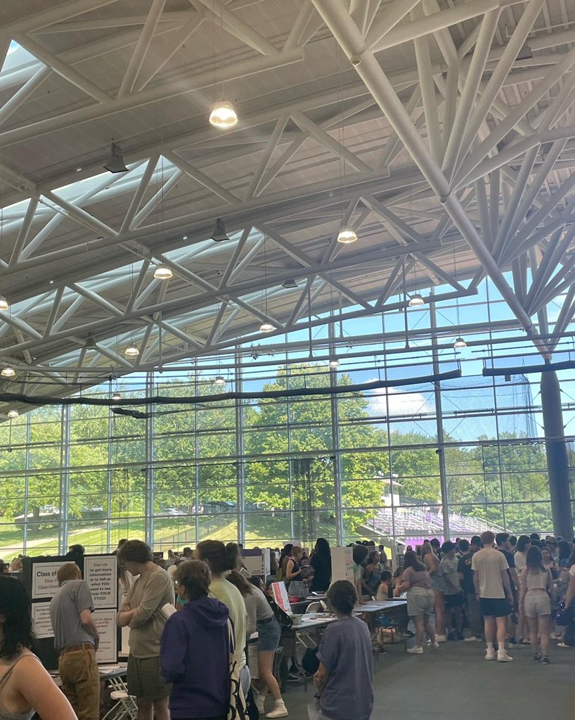 PeirceDining's tweet photo. The involvement fair was a hit! We hope everyone had a good time, found some clubs, and got to eat some great food! https://t.co/Il0if5GsYR