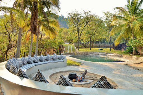 ShantelMpof's tweet photo. Kariba Safari lodge. Zimbabwe is worth a visit. #CometoZimbabwe https://t.co/sOLG9rHQJS