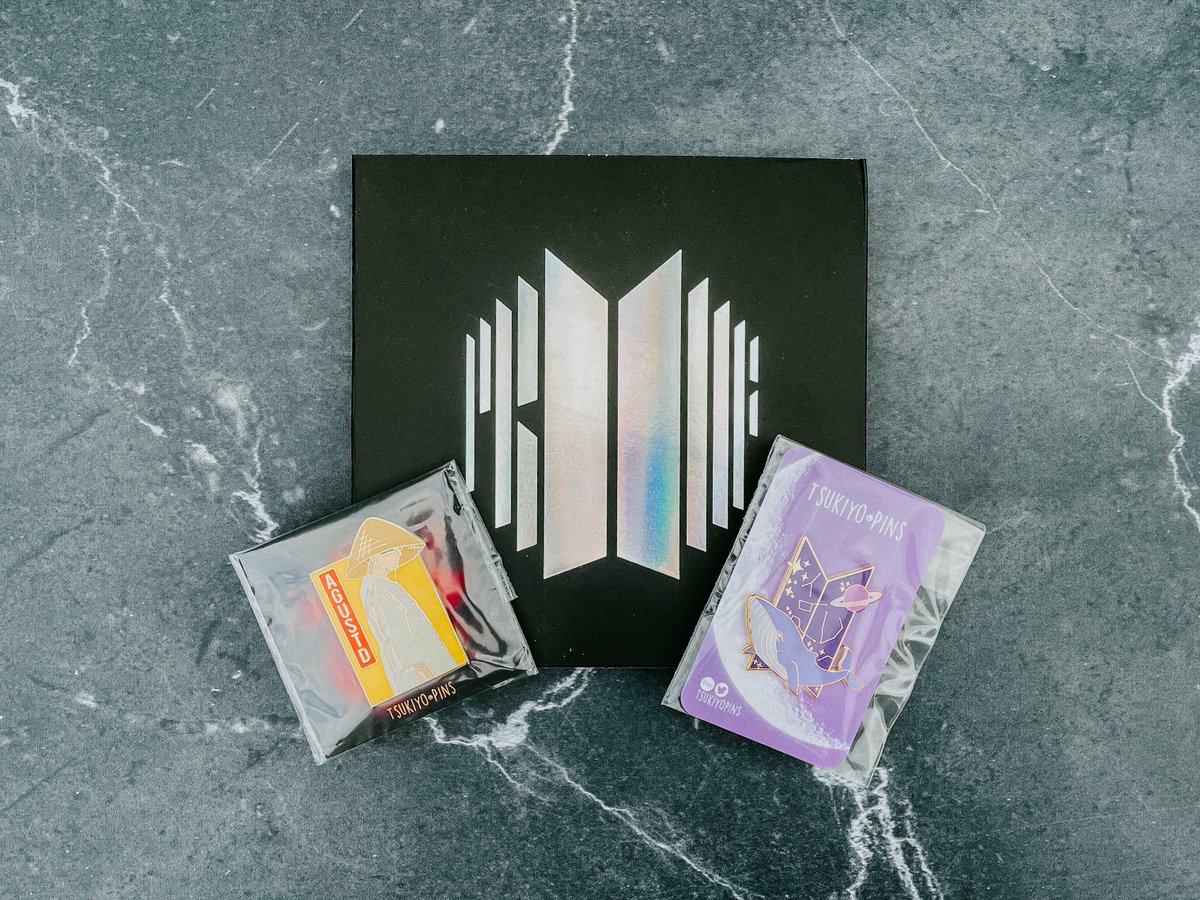 TsukiyoPins's tweet image. SHOP OPENING CELEBRATION GIVEAWAY 

Because of the opening of our etsy shop today we are giving away both of our pins together with a bts proof album!  

to enter:

Follow us
RT &amp;amp; LIKE this tweet ☽

Giveaway ends on Monday August 29 !