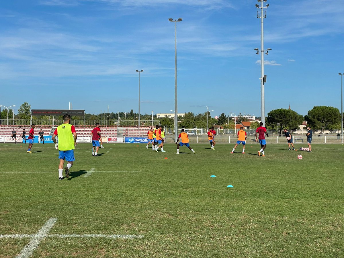 ASBeziersFoot's tweet photo. [#N3] Coup d'envoi dans 30 minutes 🔥

⚽ #BSCASB

🔵🔴 #TeamASB https://t.co/wgLG82nNdH