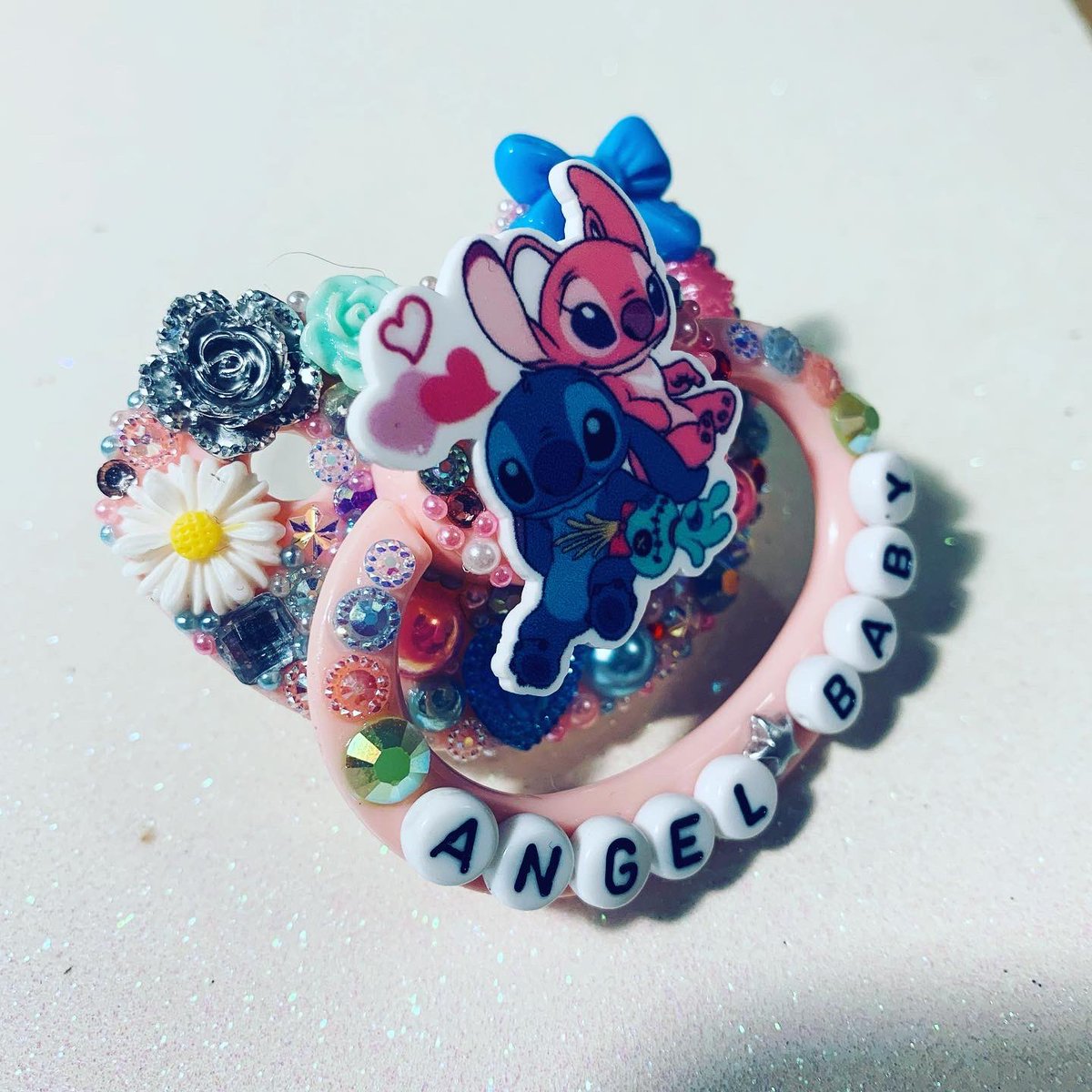 kinksparkle's tweet photo. How cute is this recent Angel & Stitch custom?! Please get in touch if you’d like to order!
.
#adultpacifier #ddlg #abdl #mdlg #ddlb #mdlb #daddykink #mommykink #littlegear #paciseller #adultpaci #adultbinkie #cgl #littlecommunity #custompacifier https://t.co/yNA1KWqZtp