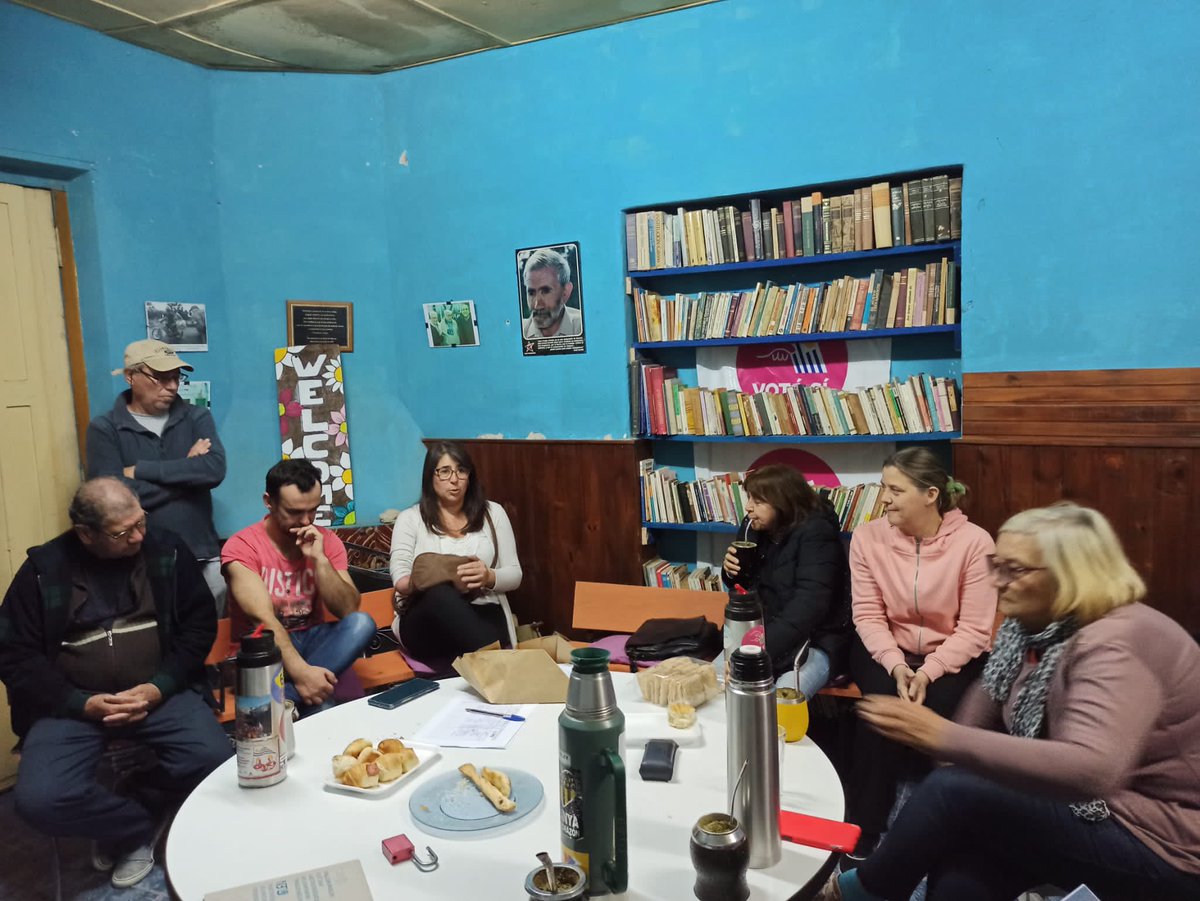 colonia_fa's tweet photo. 💬 Ayer fue la Asamblea por el #DíaDelComitéDeBase en el Comité Carlos Dodino de Nueva Palmira 

¡Gracias a todos y todas las colonienses que siguen construtendo futuro! 🔴🔵⚪️ https://t.co/OX7YfmhdRT
