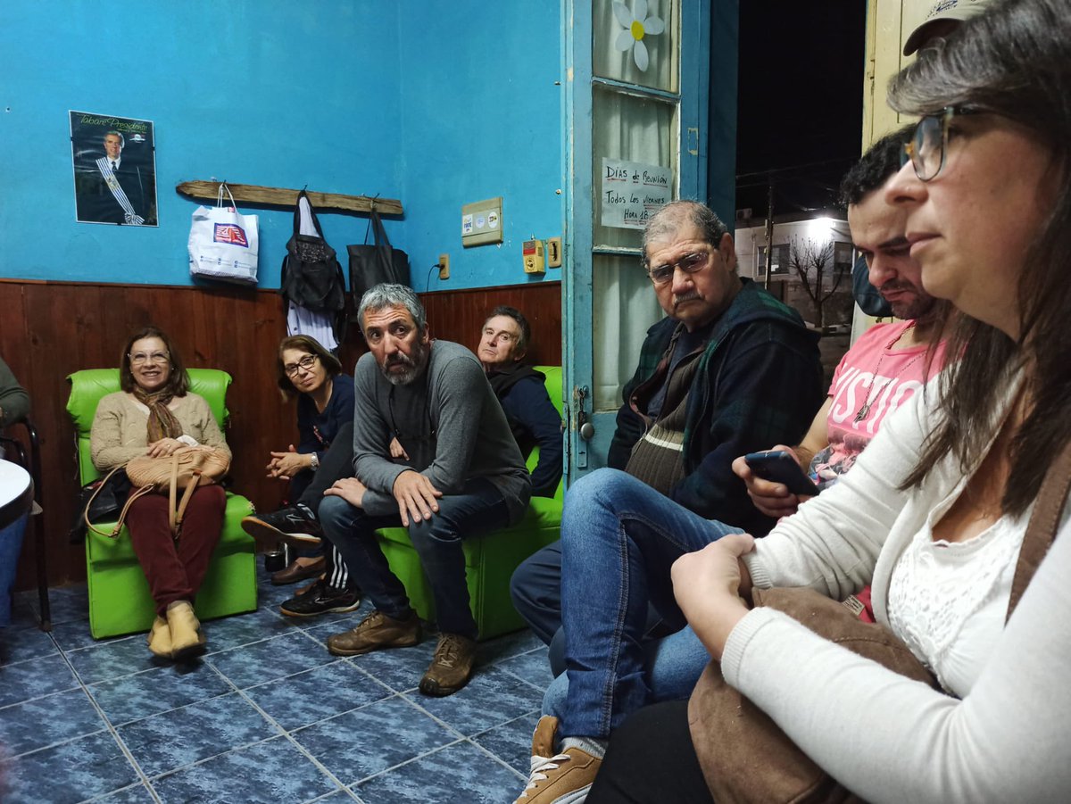 colonia_fa's tweet photo. 💬 Ayer fue la Asamblea por el #DíaDelComitéDeBase en el Comité Carlos Dodino de Nueva Palmira 

¡Gracias a todos y todas las colonienses que siguen construtendo futuro! 🔴🔵⚪️ https://t.co/OX7YfmhdRT