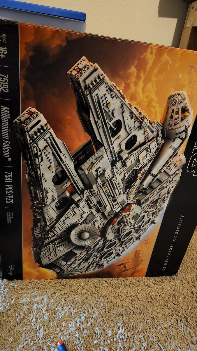 ratheesh082's tweet photo. Currently under production #millenium_falcon #lego https://t.co/gKRnzDrmiG