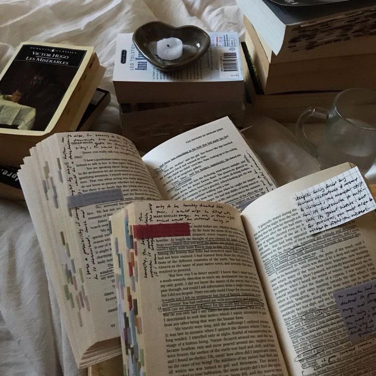 malusokay's tweet photo. A weekend spent reading 💭 https://t.co/cFhDbHKU6H
