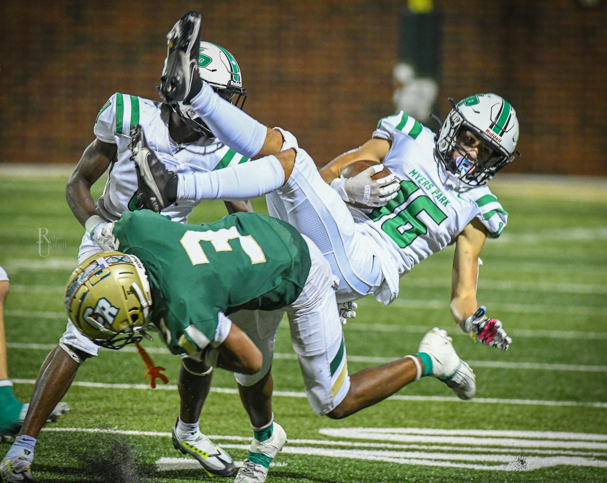 photobyrob1's tweet photo. @RidgeCatawba goes to 2-0 w/ win over @myersparkfball 16-0 despite QB injury &amp; 2hr weather delay. RB @IraStay1k seals it w/ 53-TD run in 3Q #theridge #rupsports @Lewiscrew5 @schsl @CatawbaRidgeTV @catawba_ridge https://t.co/6DNVTh8cne