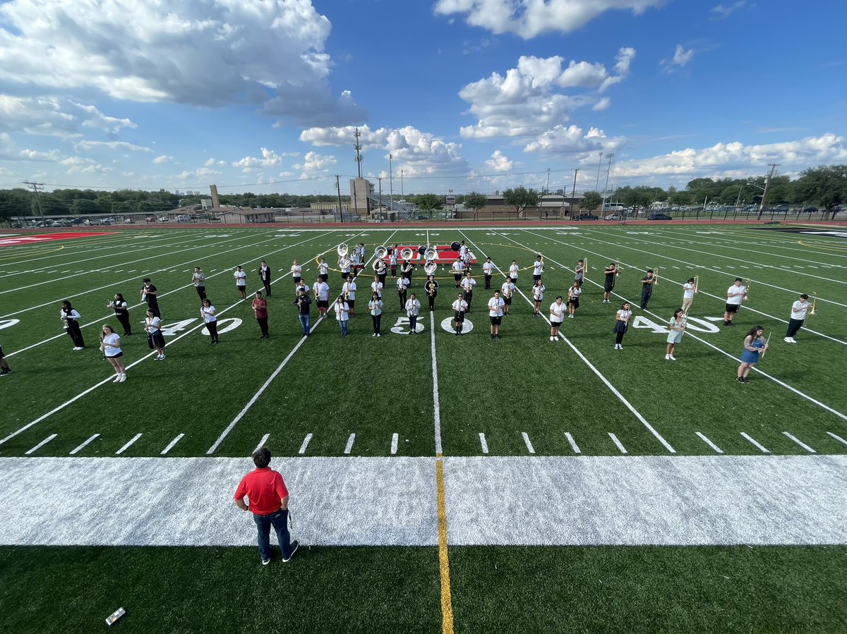 BandHillcrest's tweet photo. Had a great half time performance during a hard fought game! Can’t wait for next Friday! #tnl #pantherfootball https://t.co/OyXZioTKik
