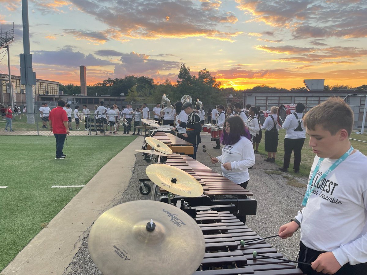 BandHillcrest's tweet photo. Had a great half time performance during a hard fought game! Can’t wait for next Friday! #tnl #pantherfootball https://t.co/OyXZioTKik